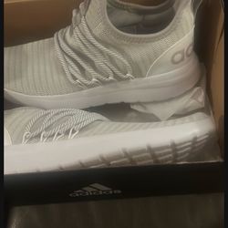 used pair of addis’s running shoes 9  1/2 great condition 20 for pair 