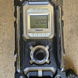 Like New Makita Job site Radio Stereo With Power Adapter 18v LXT