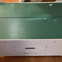 (free) Melissa&doug Play Table