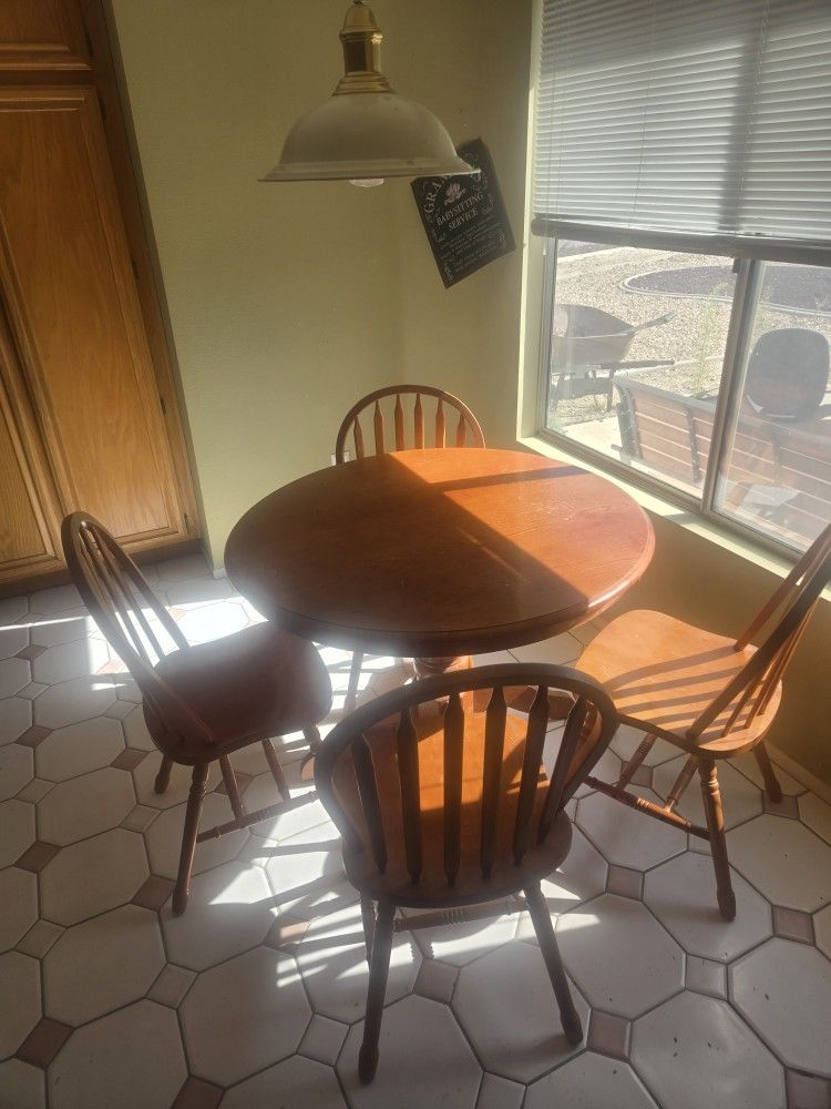 Kitchen Table Plus Chairs $50
