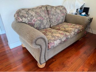 Traditional Floral Loveseat (Needs Cover)