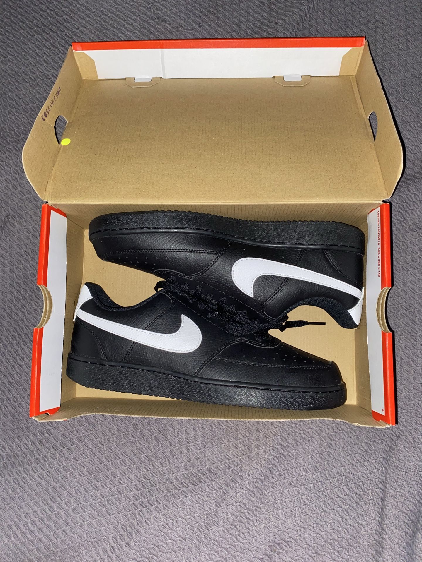 New black and white Nikes