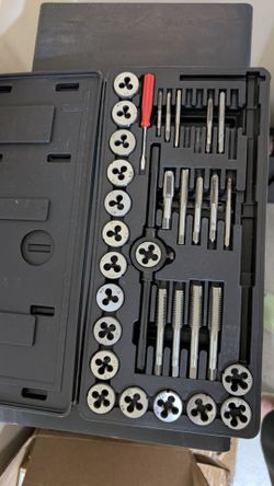 Metric tap and die set