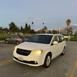2019 Dodge Grand Caravan SXT Van 4D