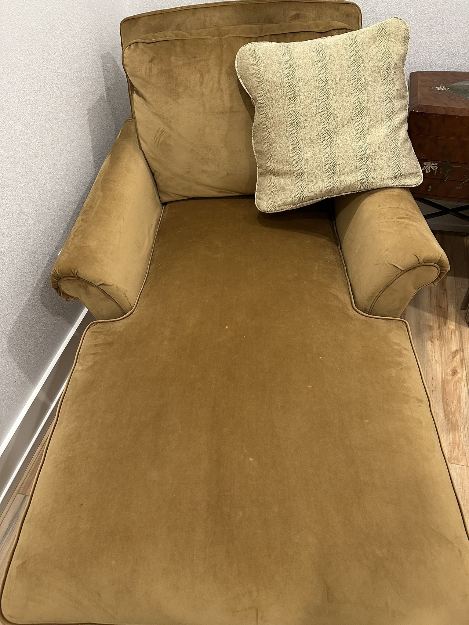 Chaise lounger- La-z-boy