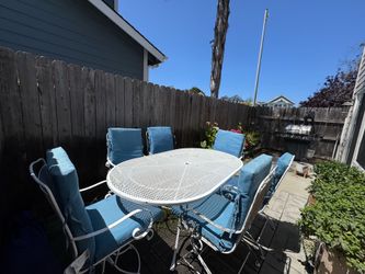 $200 OBO – 7-Piece Outdoor Patio Dining Set