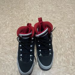 Air Jordan 9 Retro in the 'Johnny Kilroy' colorway size9