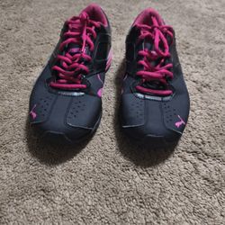 Puma Tazon 6 Women Athletic Shoe Size 8 Black Good Condition 
