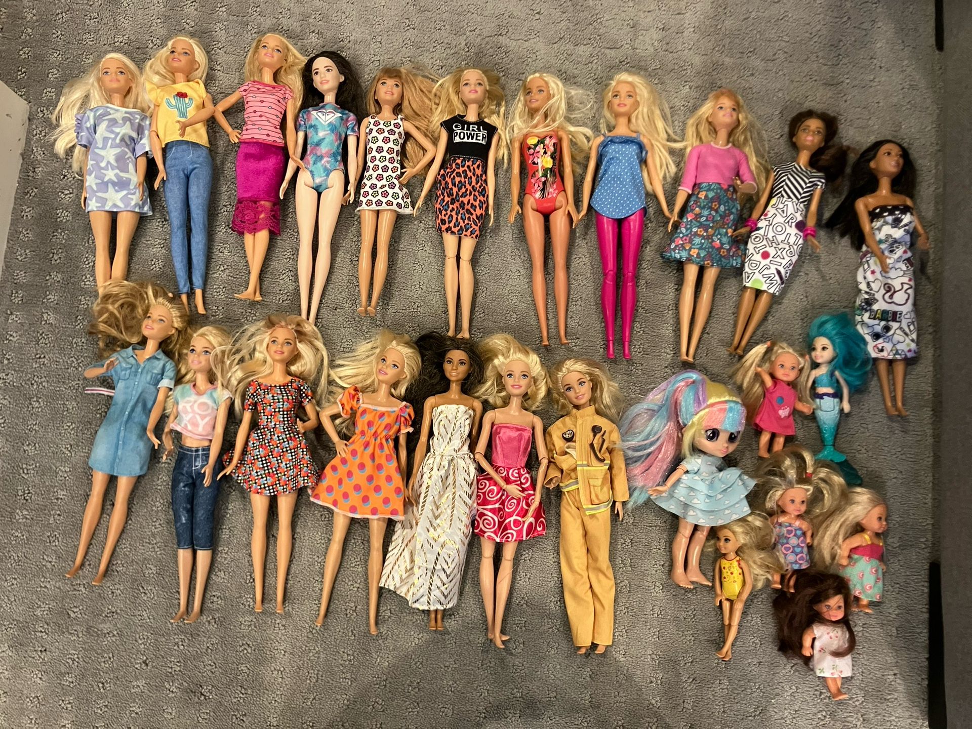 Lot Of 25 Barbie Dolls With Clothing