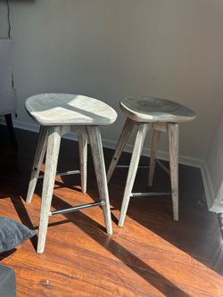 Set of 2 Weathered bar stools sandy