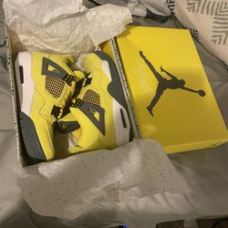 Jordan 4 Lightning Size 8