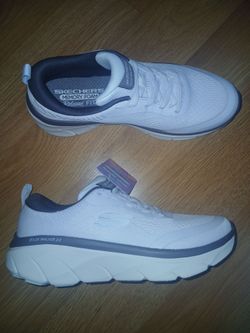 New womens white skechers memory foam size 8