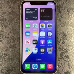 Apple iPhone XR 64gb (Unlocked) 81% Battery Health White pre owned with box