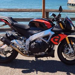 aprilia Tuono V4 1100RR