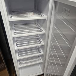 Garage Freezer.  6cuft. 