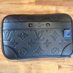 Louis Vuitton Wearable Wallet 