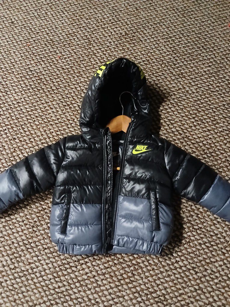 Boys Nike Winter Puffer Jacket (12M)