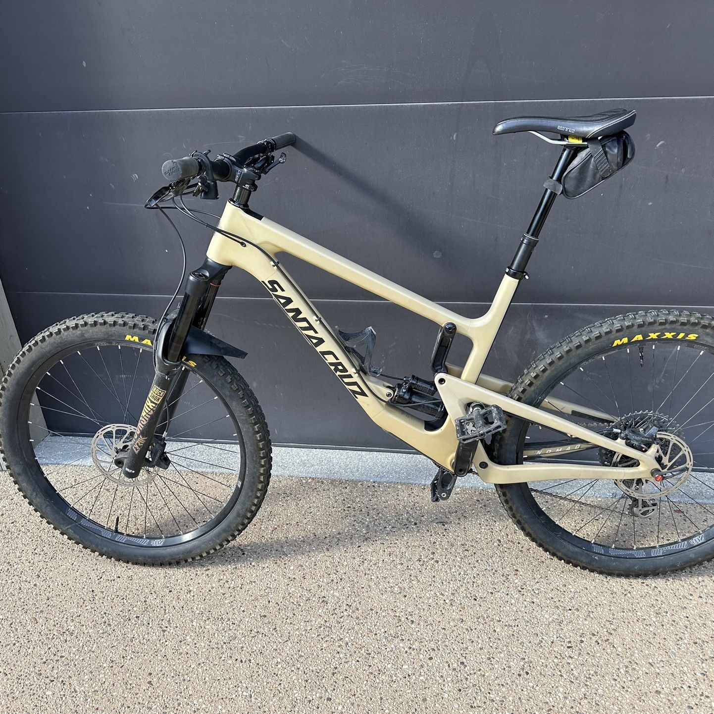 Santa Cruz Mountain Bike: 2018 Nomad C, XL