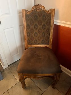 China cabinet and table