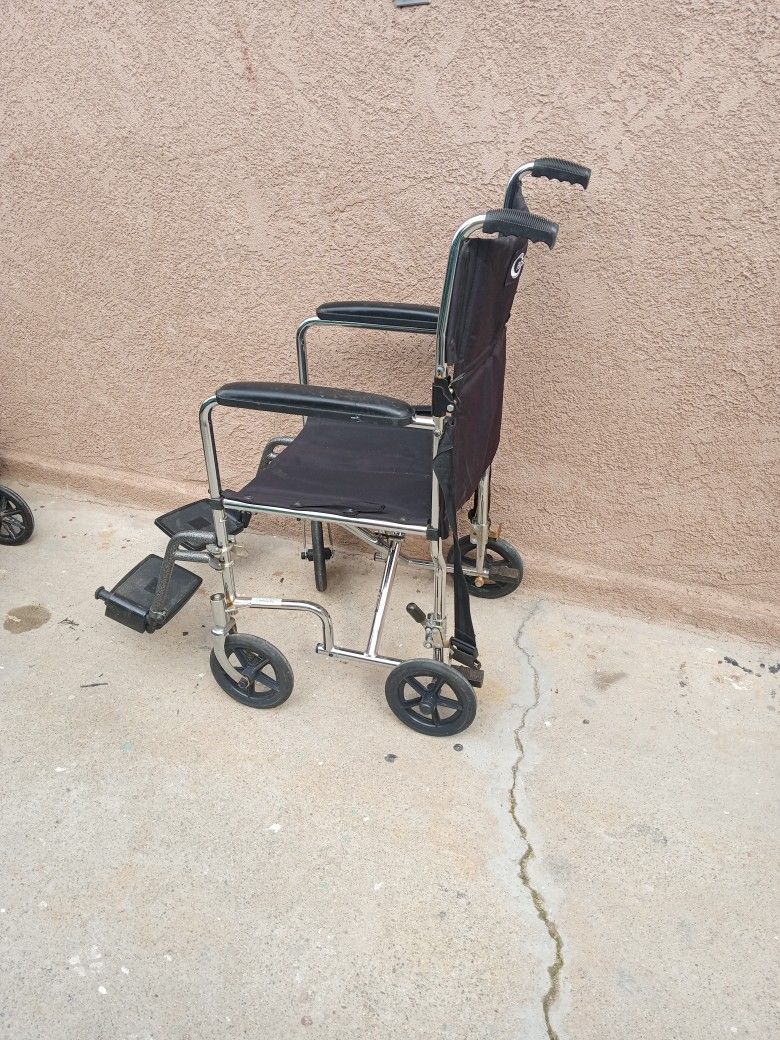 Andadera Para Adulto Con Ruedas Este De Los Ángeles
