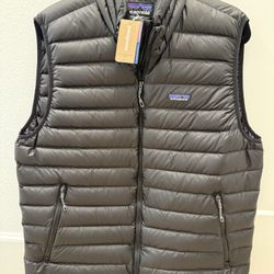 NEW NWT Patagonia Men’s Down Sweater Vest Black Size Large L