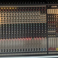 Soundcraft GB4 32 ch w/ Hard case
