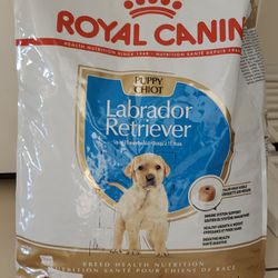 Royal canin dog dry food labrador puppy 30LB (READ)