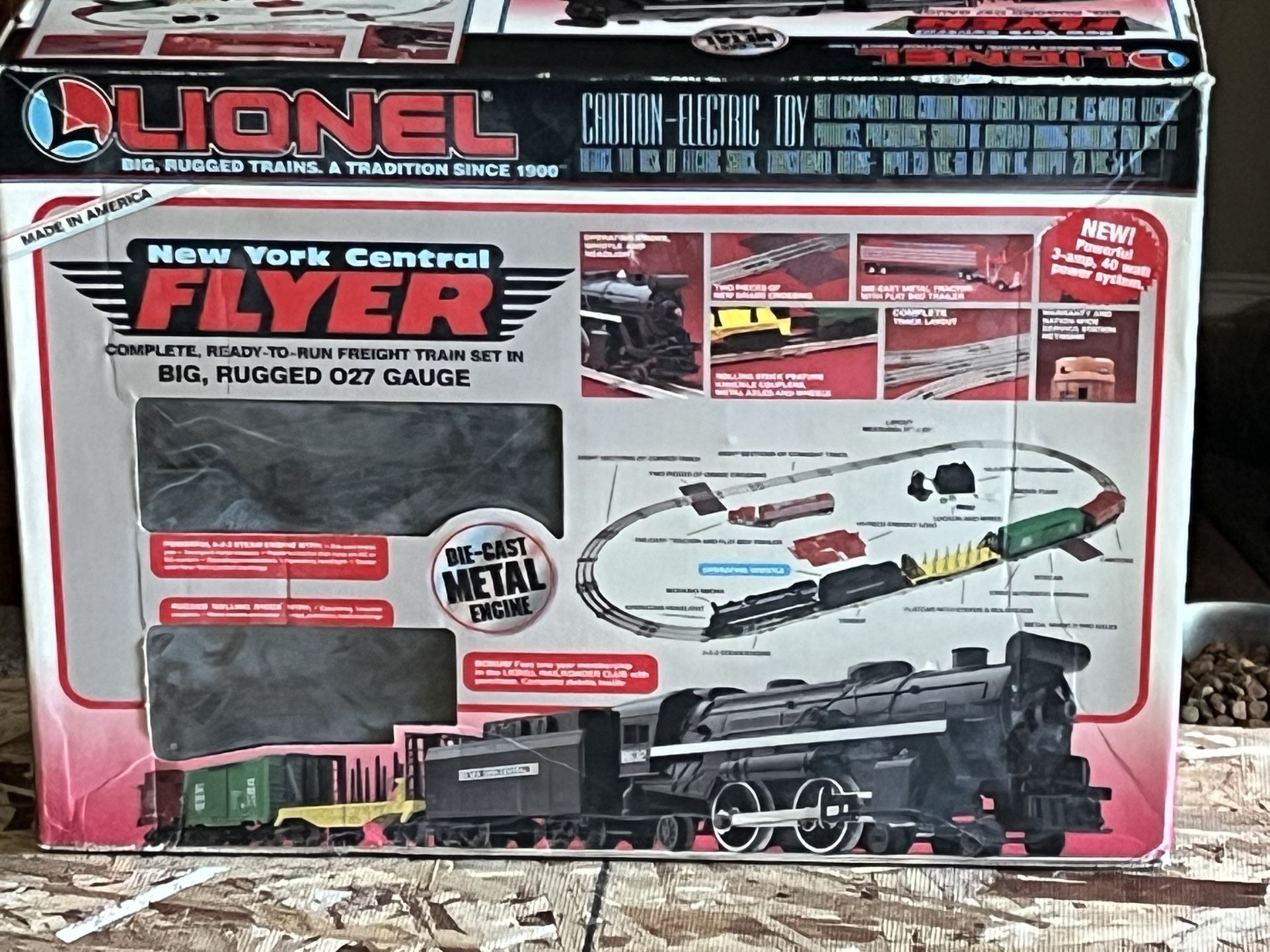 Lionel New York Central flyer train set complete works good selling cheap