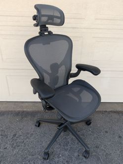 Herman Miller Aeron Remastered Size B Fully Loaded Ergonomic Office Desk Task Chair