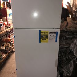 Brand New Whirlpool 18.2 Cubic Ft. Refrigerator 