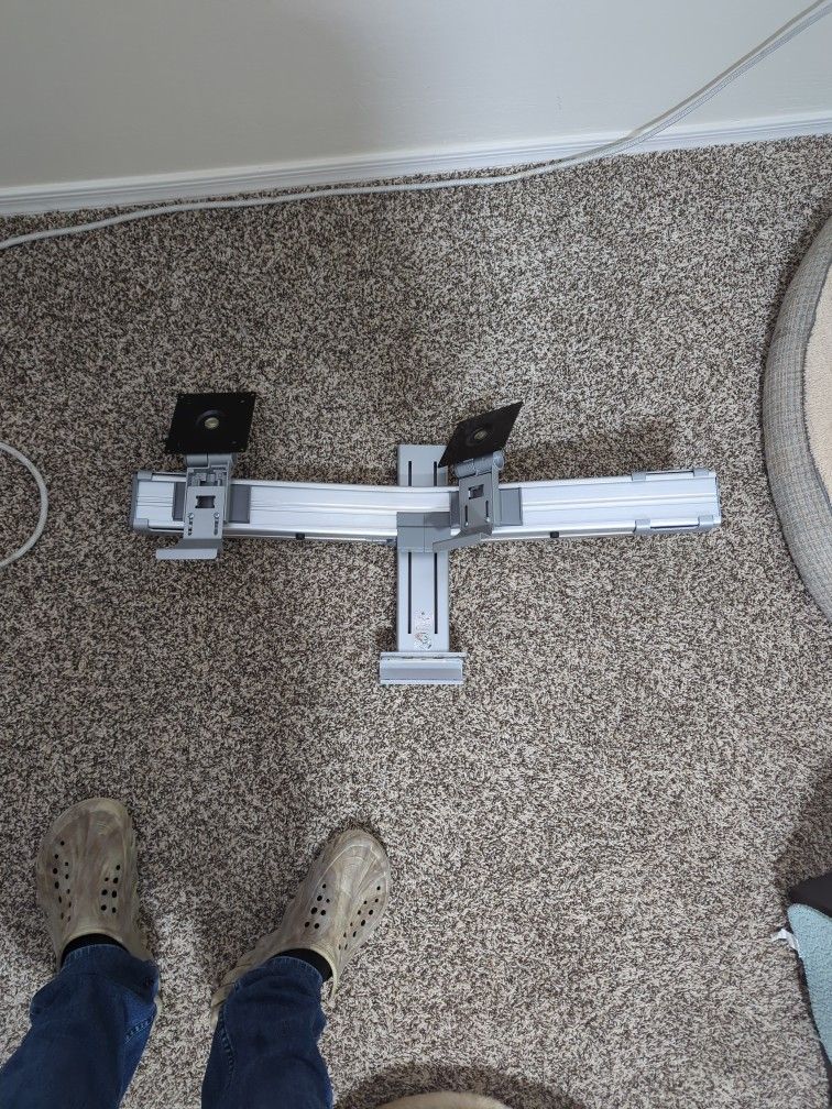 Dual Monitor Mount