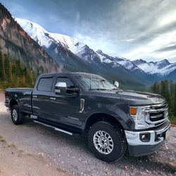 2021 Ford F350 Lariat LOW MILES