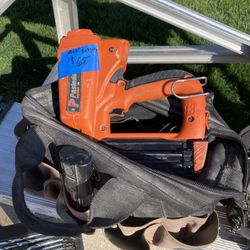 Paslode 18g nail gun With New Battery Still In The Packaging 