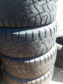35x12.50 17 four Toyo truck tires $20 each