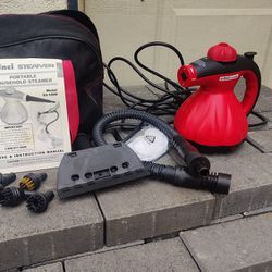 Scunci Steamer SS-1000 w/accessories and bag.