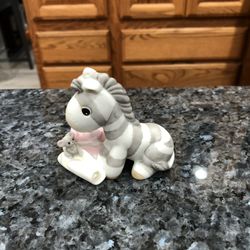 Vintage Precious Moments Figurine True Friendship Here 2000 Zebra Mouse Porcelain Collectible F0103.  Size 3 1/4 inches long, 2 inches wide and 3 inch