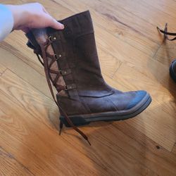 Never Worn KEEN Boots 9.5 Womens