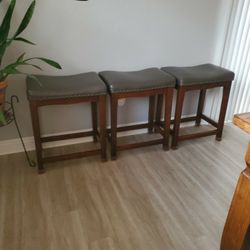 3 Bar Stools