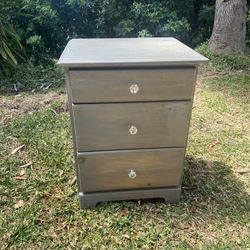 3-drawer Wood Small Dresser 