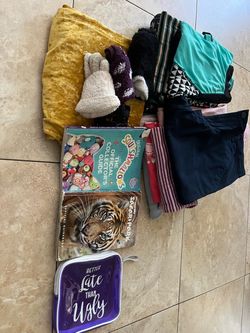 Lots of girls clothing size 14/16