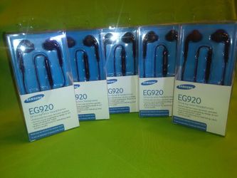 Headphones/earbuds/headset/ earphones Samsung