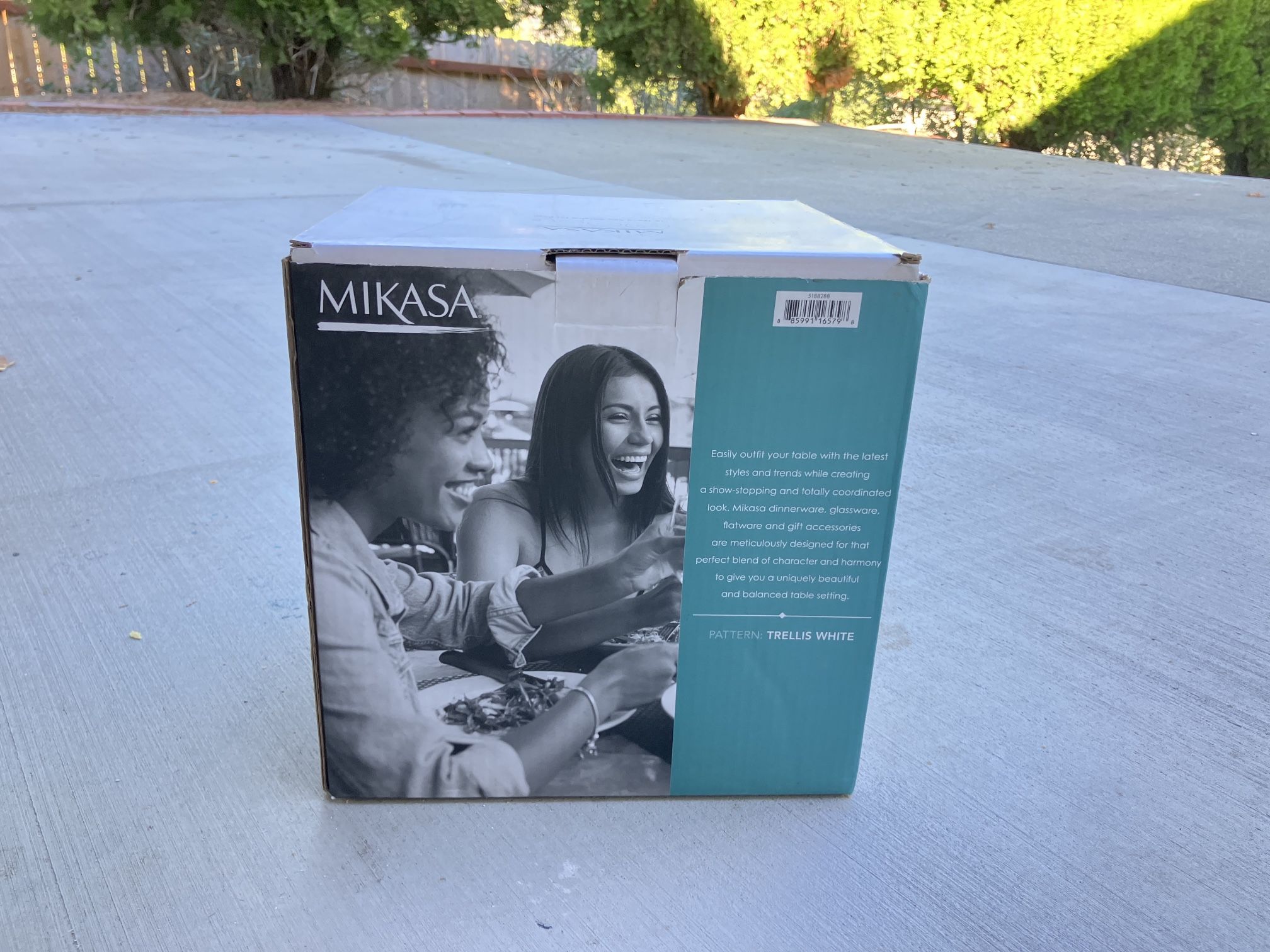 Mikasa Bone China Dinnerware Set 16 Piece