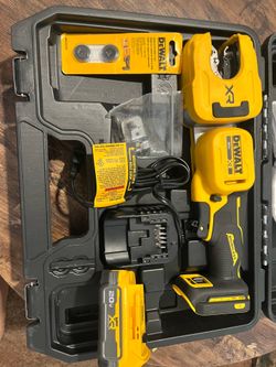 DEWALT copper cutter