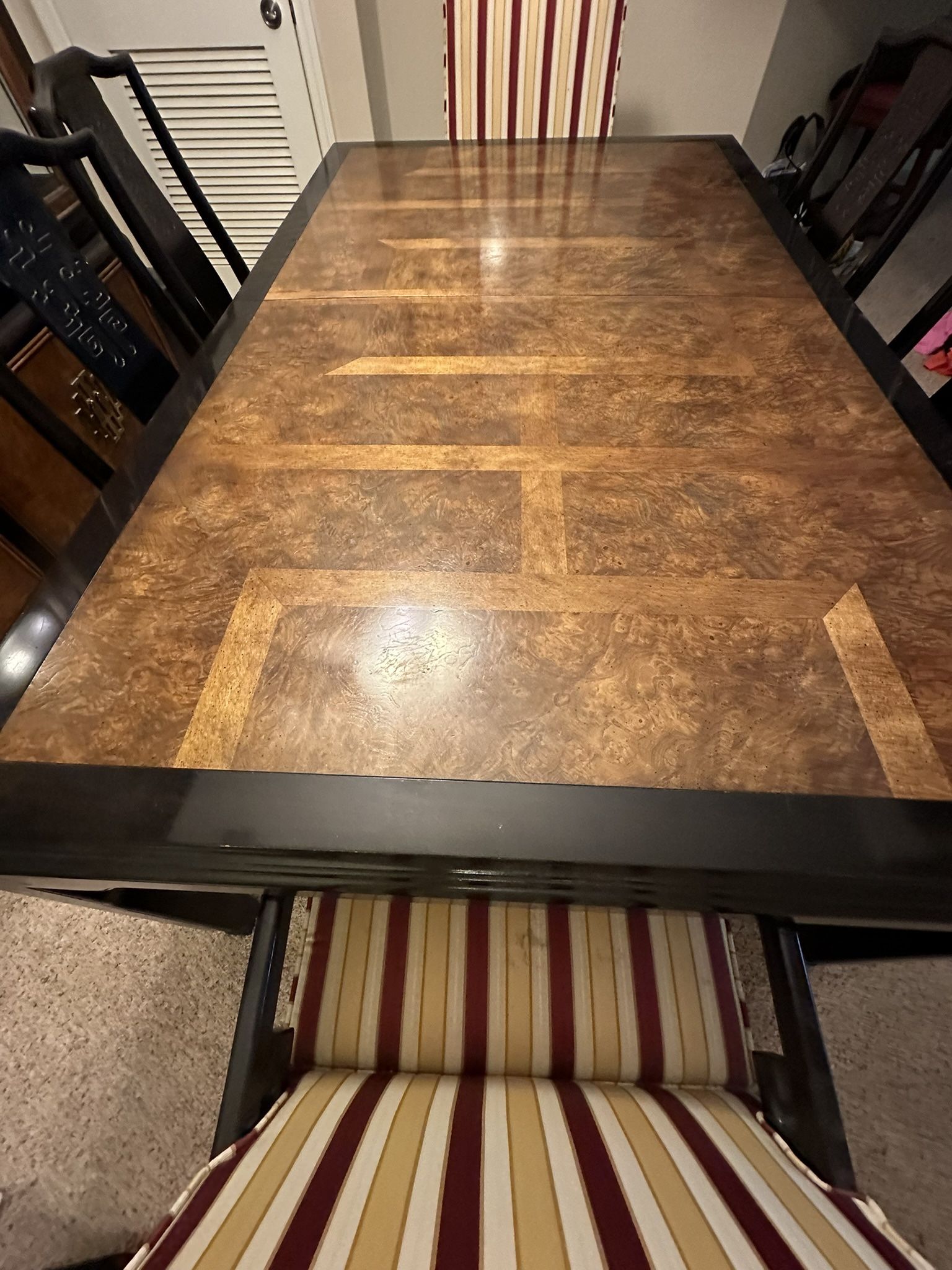 "Beautiful Antique Dining Room Set for Sale - Lightly Used!