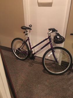 New Raleigh Eva 2.0 w/ Bell Solar helmet included.