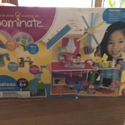 Roominate house building kit