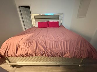 King size bed