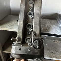 Toyota Camry Valve Cover 2.4L