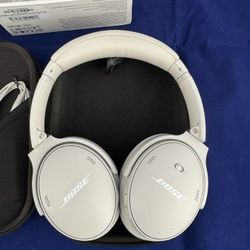 Bose Quiet Comfort in White Smoke Colorway