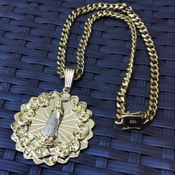 14K gold plated 8mm Cuban Link chain and pendant